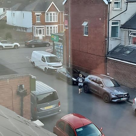 Entire Victoria Park Cardiff Apartment With Free Street Parking Bus 17 And 18 Direct To Cardiff City Centre, Fast Free Wi-Fi Dış mekan fotoğraf