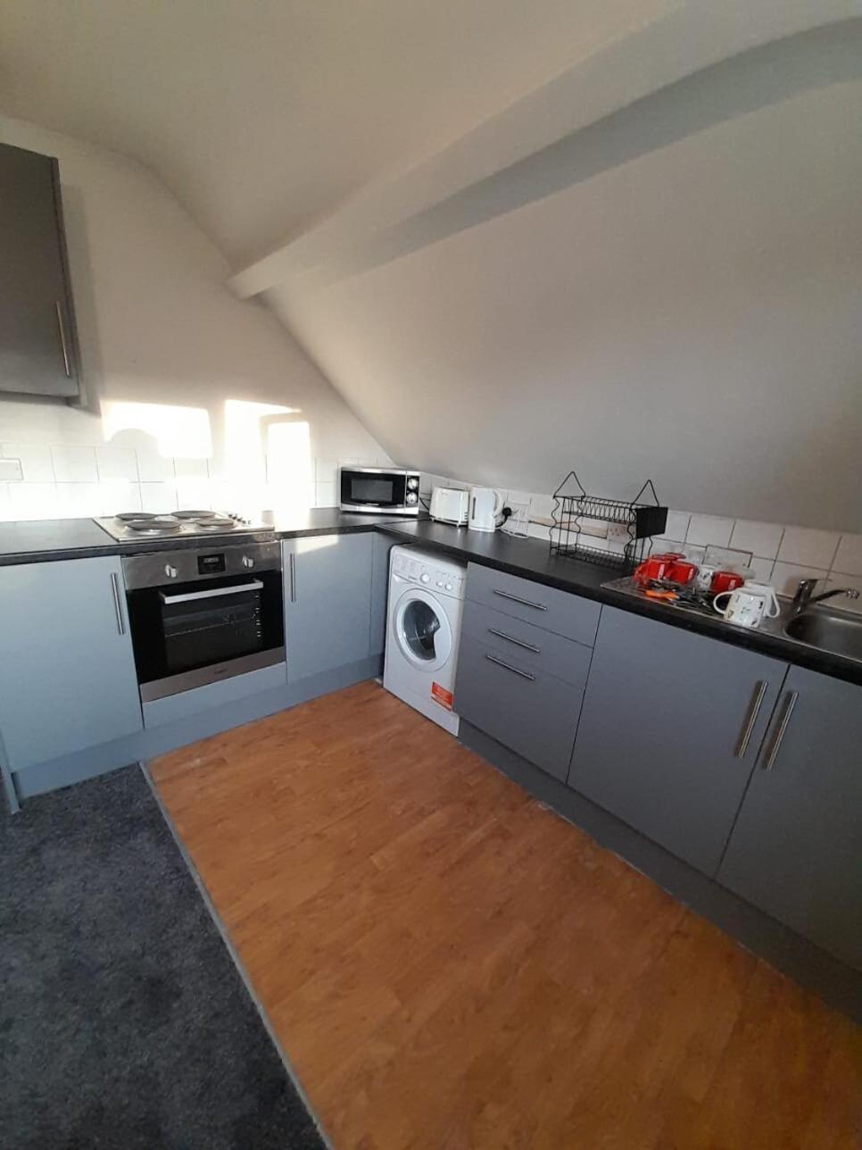 Entire Victoria Park Cardiff Apartment With Free Street Parking Bus 17 And 18 Direct To Cardiff City Centre, Fast Free Wi-Fi Dış mekan fotoğraf