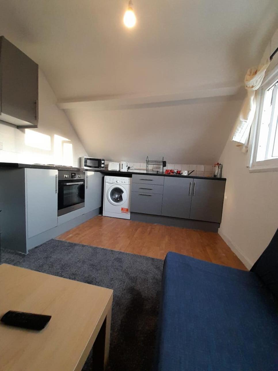 Entire Victoria Park Cardiff Apartment With Free Street Parking Bus 17 And 18 Direct To Cardiff City Centre, Fast Free Wi-Fi Dış mekan fotoğraf