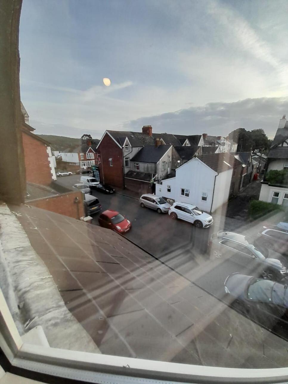 Entire Victoria Park Cardiff Apartment With Free Street Parking Bus 17 And 18 Direct To Cardiff City Centre, Fast Free Wi-Fi Dış mekan fotoğraf