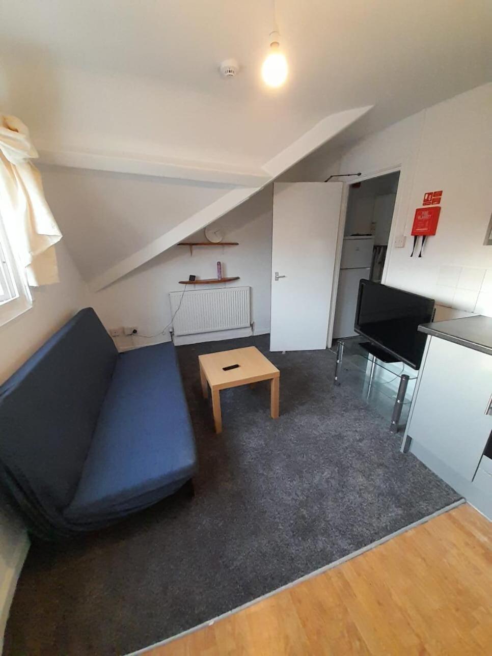 Entire Victoria Park Cardiff Apartment With Free Street Parking Bus 17 And 18 Direct To Cardiff City Centre, Fast Free Wi-Fi Dış mekan fotoğraf